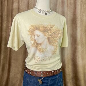 Taylor Swift Fearless Tour T-Shirt 2009 Band Tee Yellow Country Music Y2K Top